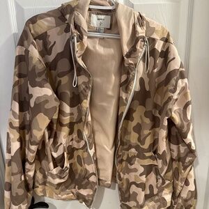 Stylish rain camo jacket M tan and cream zip up Camouflage